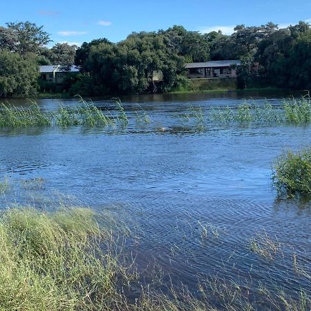 Juda Haus Lodge Katima Mulilo Buitenkant foto