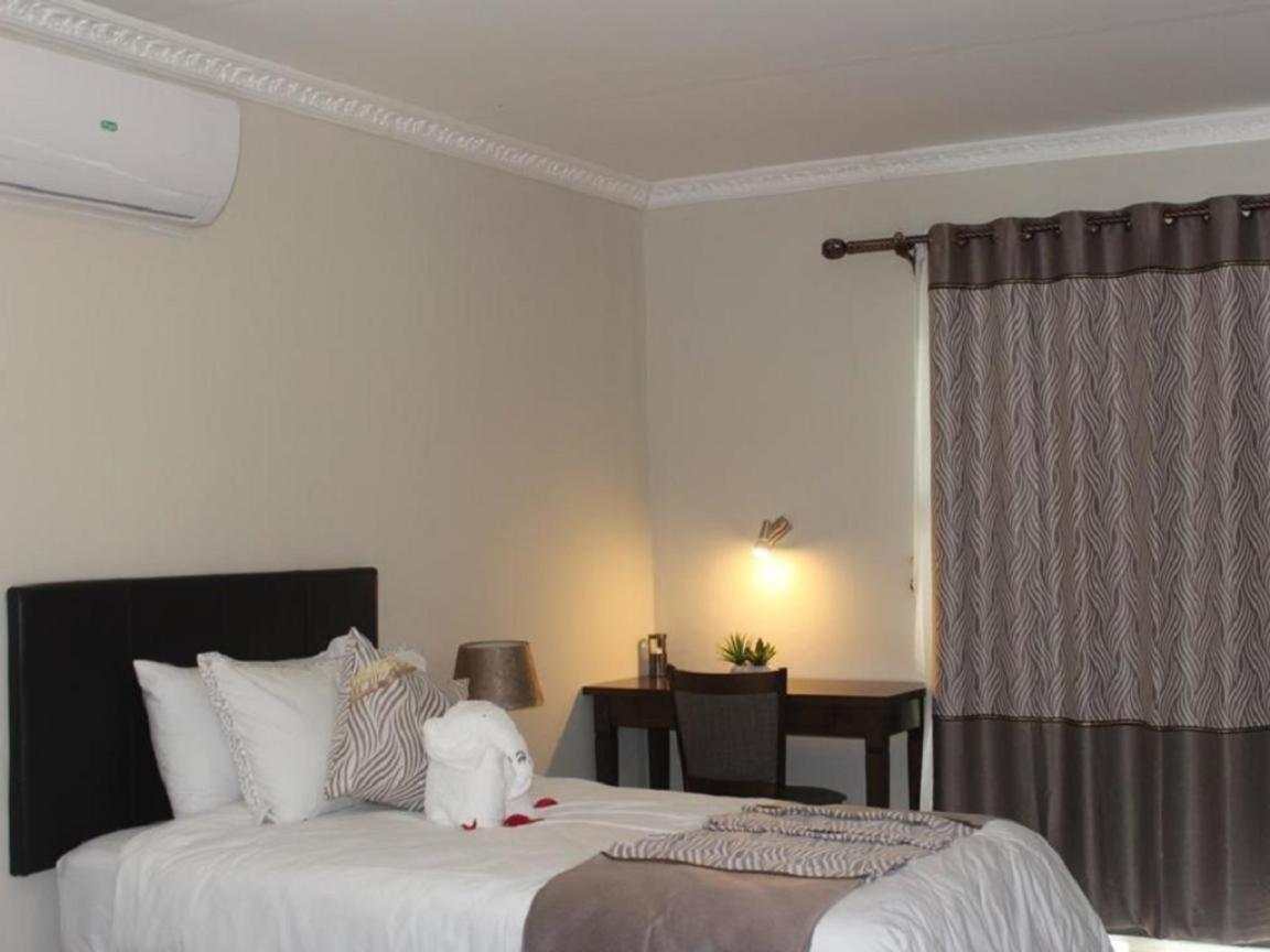 Juda Haus Lodge Katima Mulilo Buitenkant foto