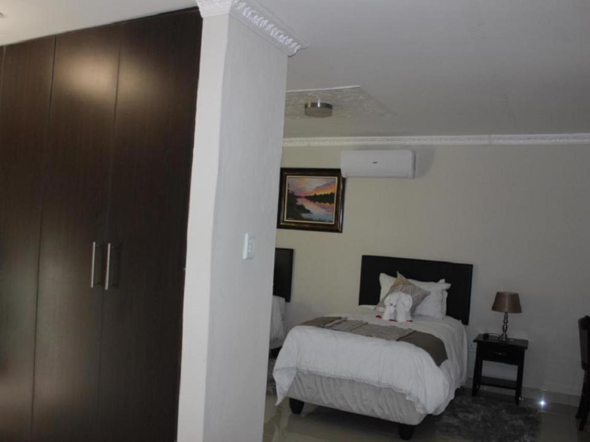 Juda Haus Lodge Katima Mulilo Buitenkant foto